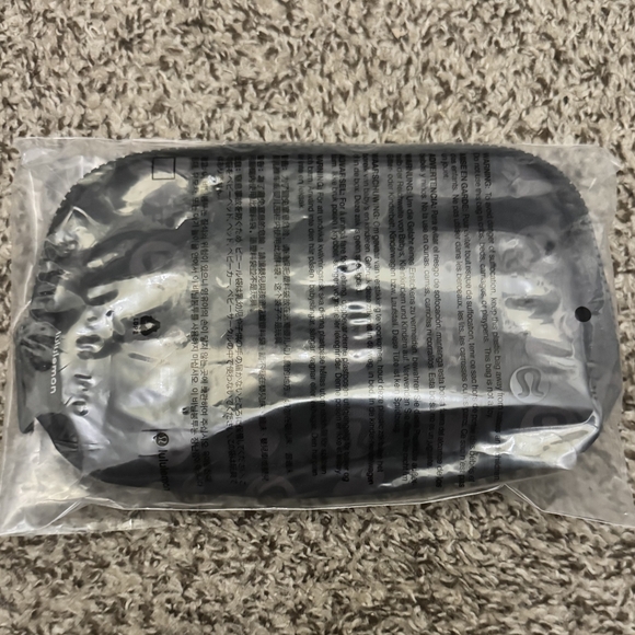 Lululemon x Disney Mickey Mouse Belt Bag Black NWT Everywhere 1L Rare - Picture 6 of 6